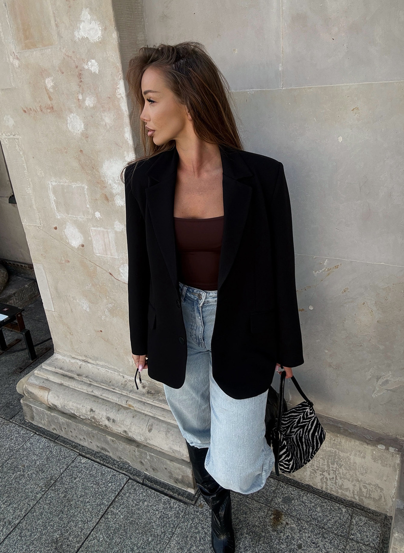 Black oversized women's blazer