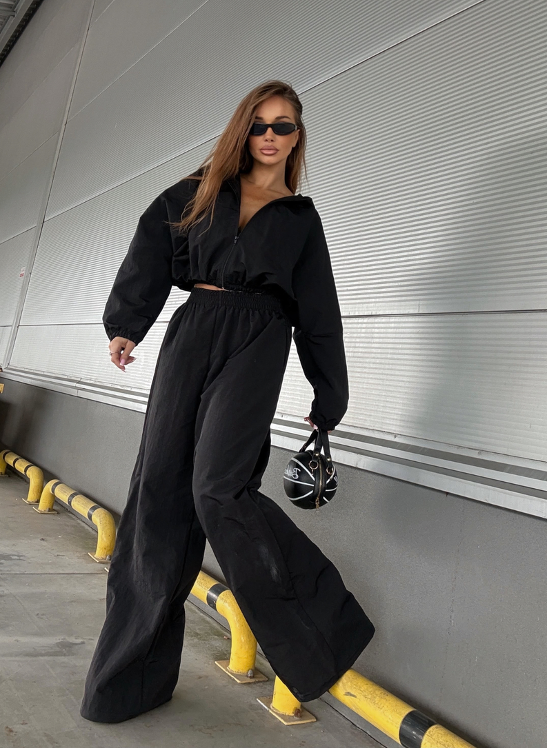 Black MIJAS set with wide-leg trousers and oversized sweatshirt