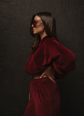 ALLYSON velour set: burgundy pants and sweatshirt