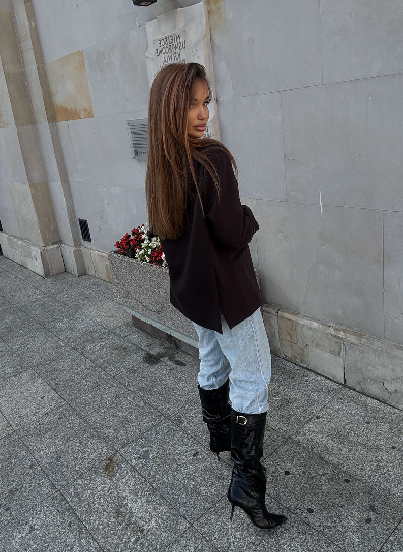  Women's brown oversized blazer