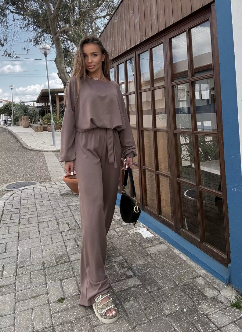 FLOW Set: Sweatshirt and Wide-Leg Pants in Fango