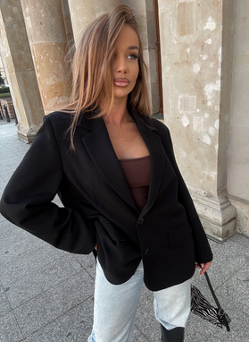 Black oversized women's blazer