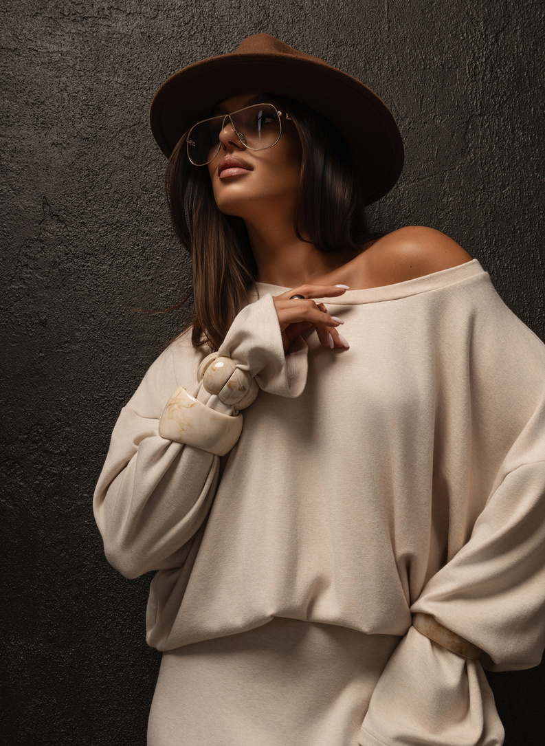OSLO Set: Beige Sweatshirt and Skirt