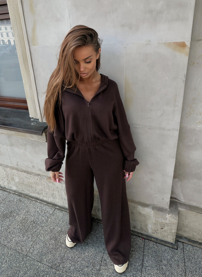 Brown, solid-color women's set with wool
