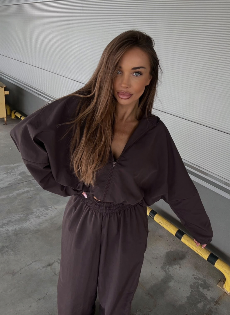 Brown MIJAS set with wide-leg trousers and oversized sweatshirt