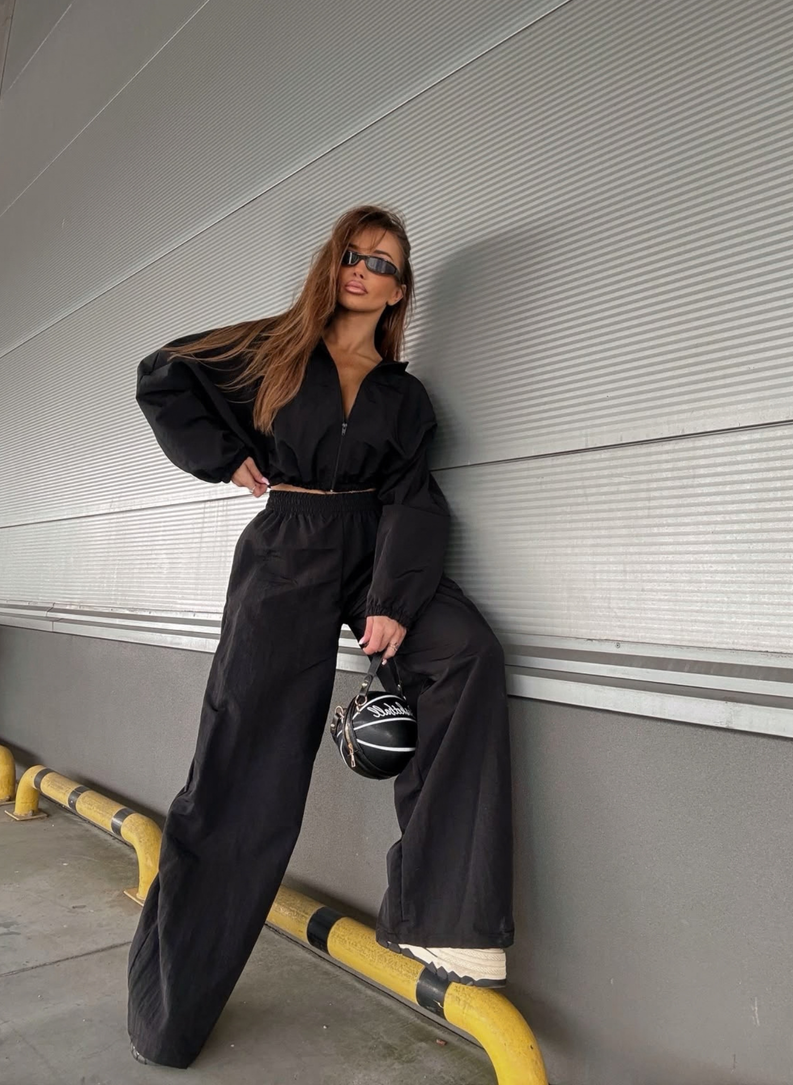 Black MIJAS set with wide-leg trousers and oversized sweatshirt
