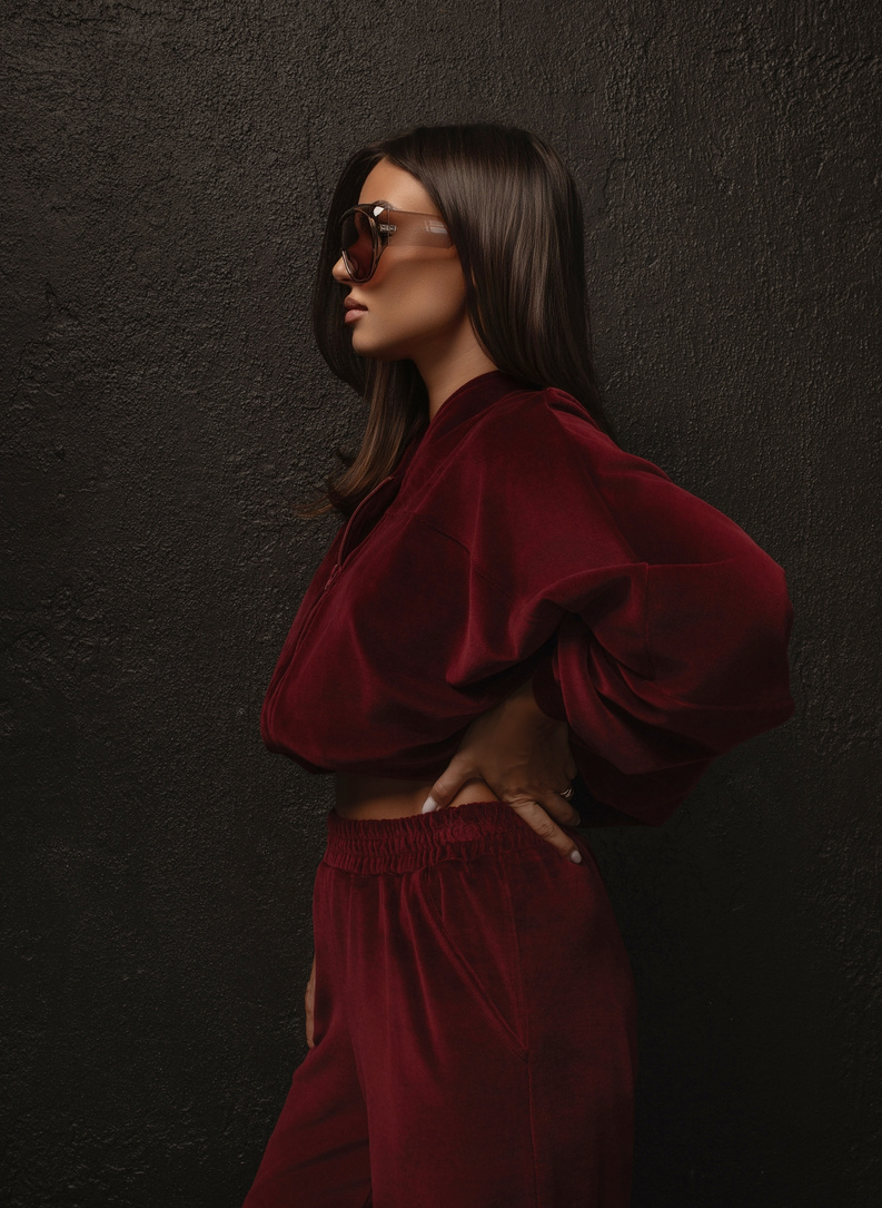 ALLYSON velour set: burgundy pants and sweatshirt