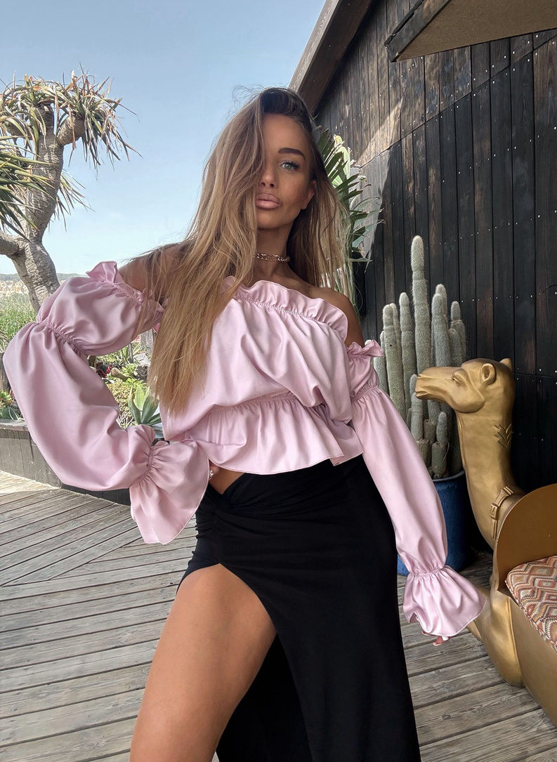 MARBELA Off-the-Shoulder Blouse in Pink