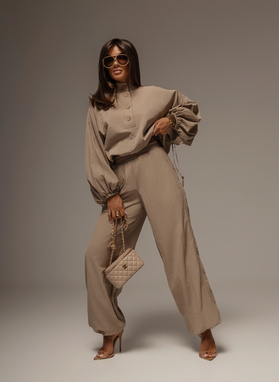 AZJA Set: Beige Pants and Sweatshirt