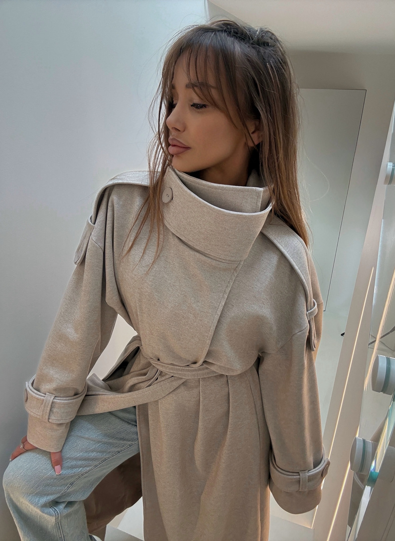 Women’s WICK coat beige melange with a high collar and waist tie.