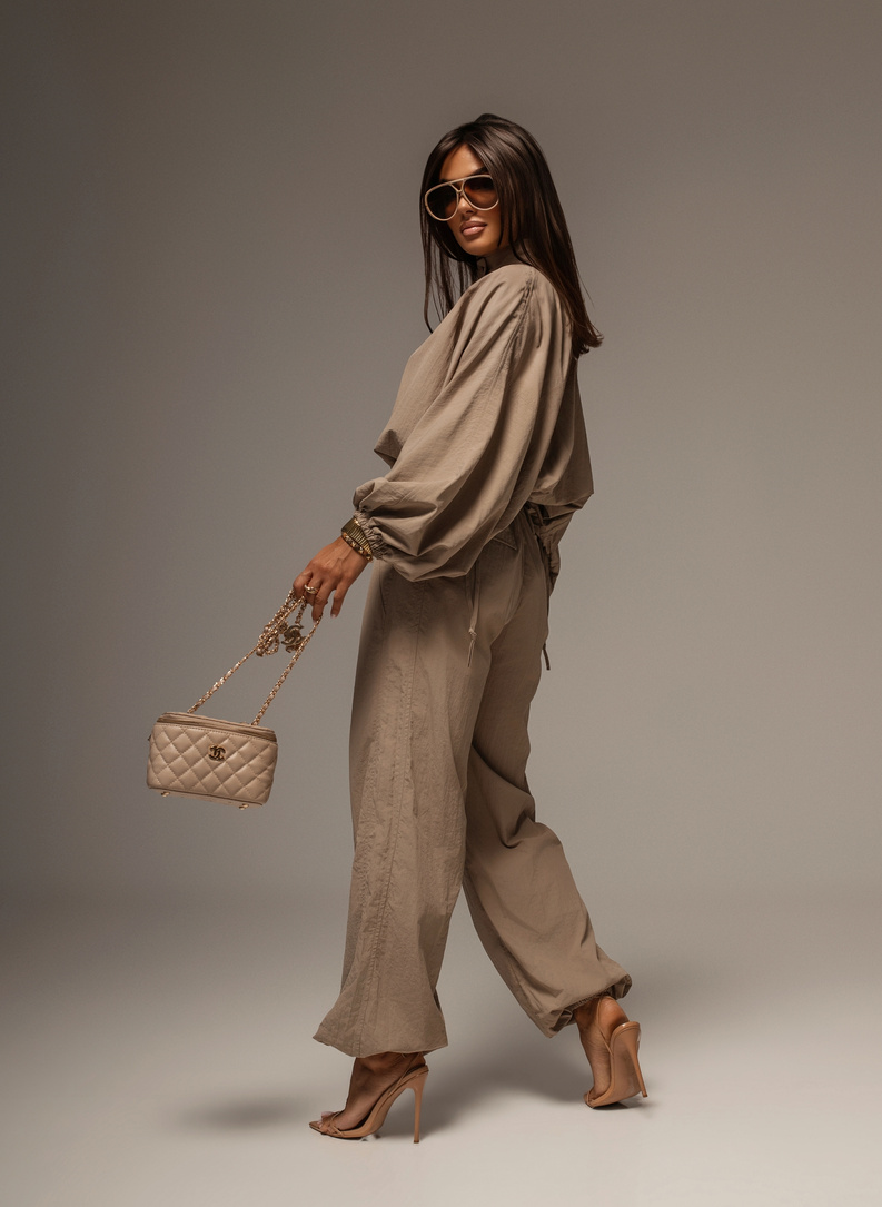 AZJA Set: Beige Pants and Sweatshirt