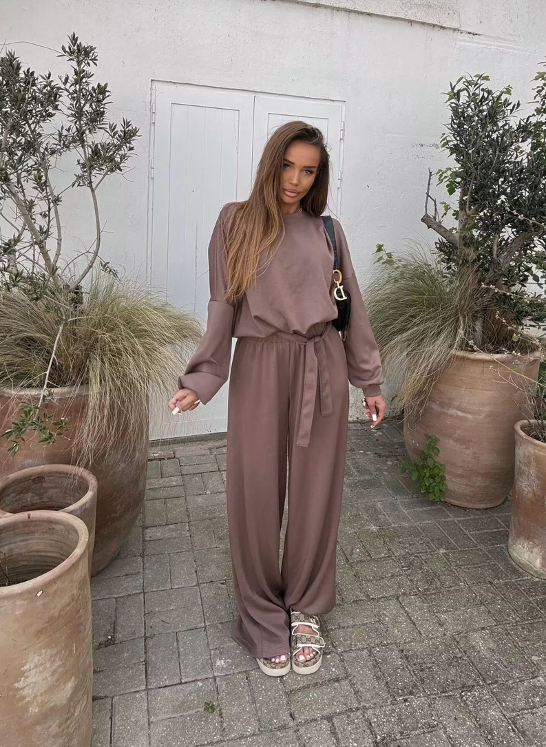 FLOW Set: Sweatshirt and Wide-Leg Pants in Fango