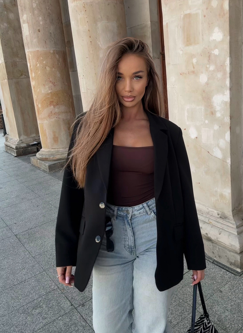 Black oversized women's blazer
