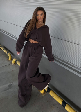 Brown MIJAS set with wide-leg trousers and oversized sweatshirt