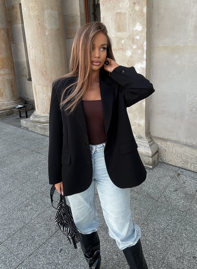 Black oversized women's blazer
