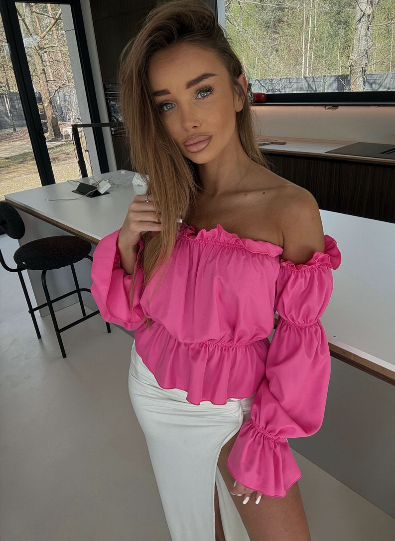 MARBELA off-the-shoulder blouse in fuchsia